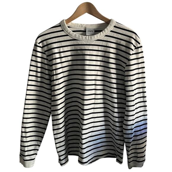 Zara Tops - Zara long sleeve striped crew black and white size med